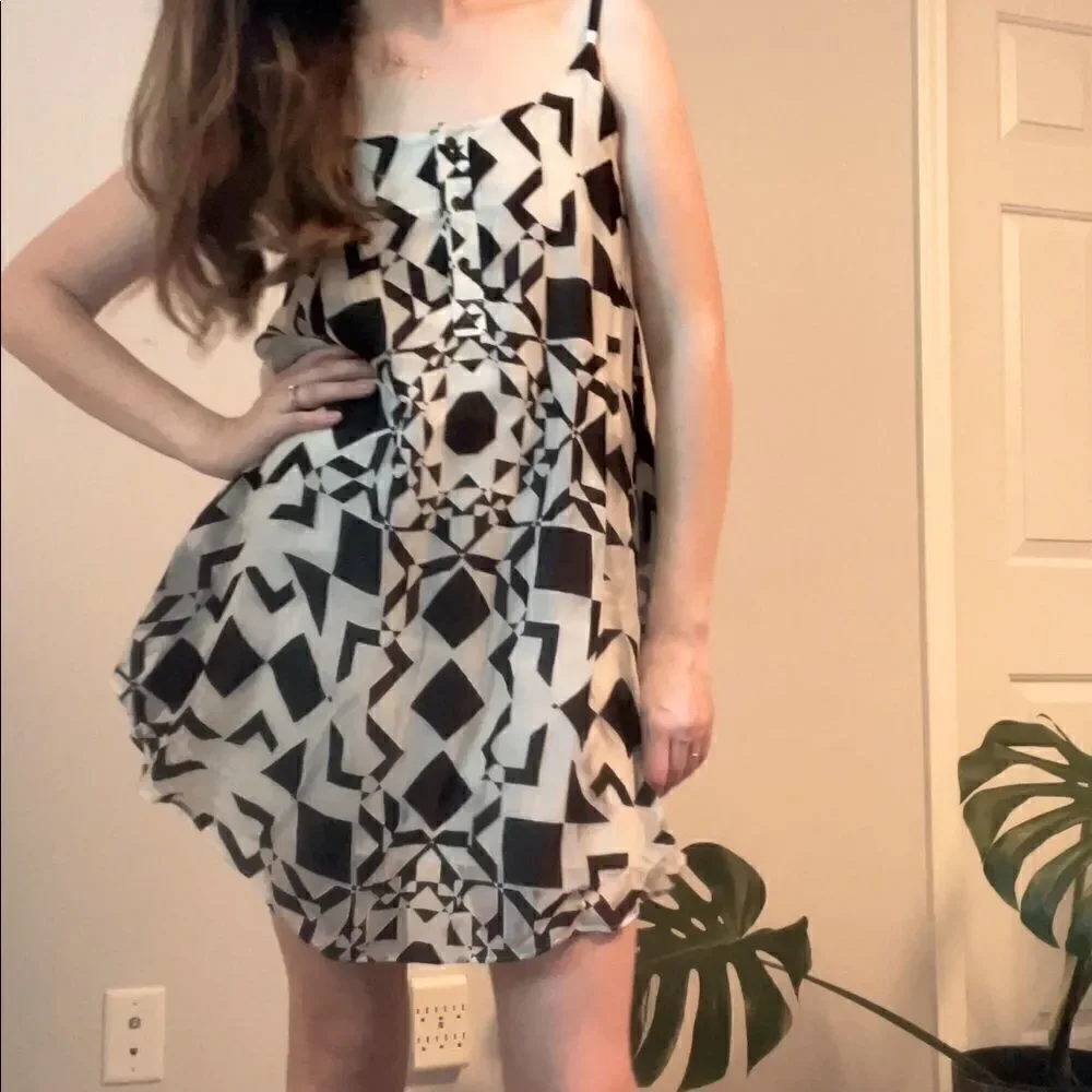 Alice + Olivia Rhi Printed Tiered Black and White Geometric Tank Dress XS - Picture 2 of 13